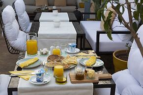Riad Amaris