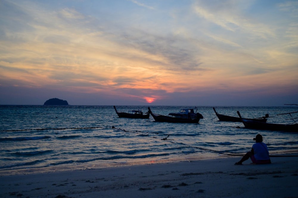 Charming Lipe Beach Resort
