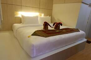 Charming Lipe Beach Resort