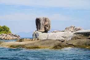 Charming Lipe Beach Resort