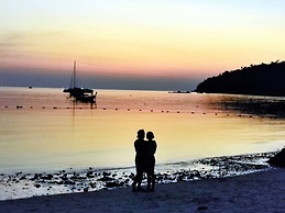 Charming Lipe Beach Resort