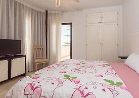Infocom Apartment Golden Mile Coto Real