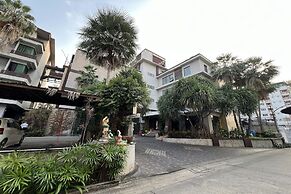 Eurna Resort