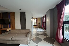 Eurna Resort