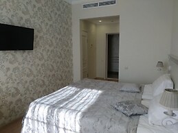8 Avenue