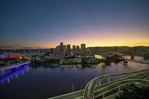 W Brisbane