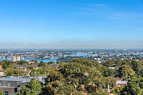 Crows Nest Family Apartment