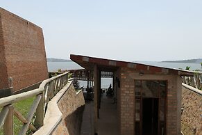 Buvi Lodge