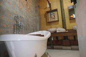 Buvi Lodge