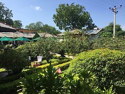 Flower Garden Resort