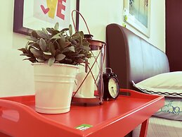 Vibrant Studio at Damansara Perdana