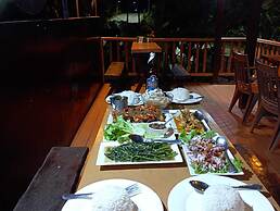 Dream House Guest House & Restaurant