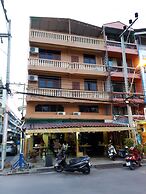 Urs Treff Guesthouse