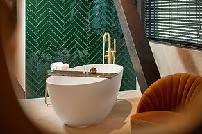 The James Hotel Rotterdam