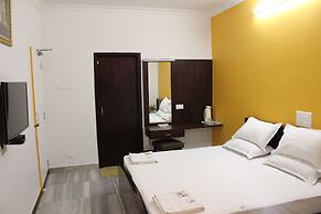 Sri Aarvee Hotels