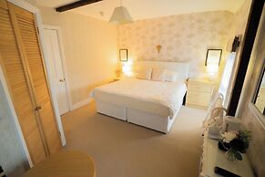 Maison Dieu Guest House