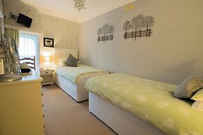 Maison Dieu Guest House