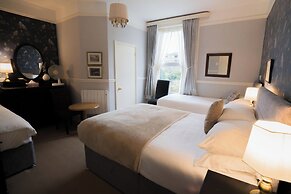 Maison Dieu Guest House
