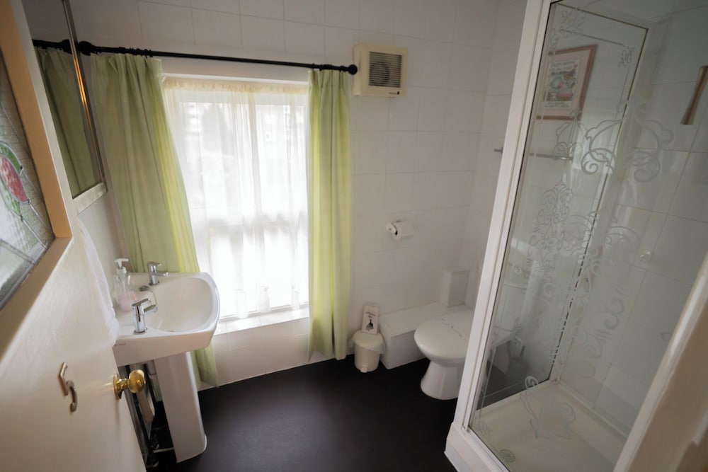 Maison Dieu Guest House