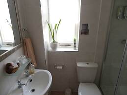 Maison Dieu Guest House