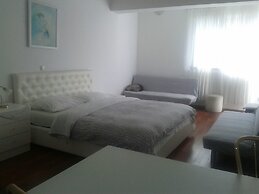 Rooms Lana