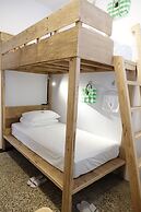 CaoJi Book inn Hostel