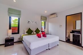 Tropical Pool Villas near Phuket Zoo