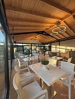 Ampoulos Rooms & Apartments