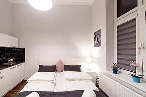 2 Nights Apartments