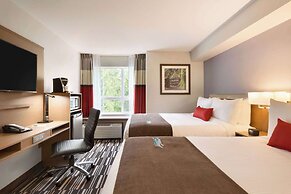Microtel Inn & Suites by Wyndham Oyster Bay