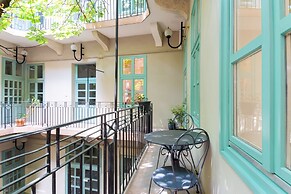 Chestnut & Eliza Suites - Superior Homes