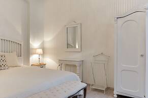 Chestnut & Eliza Suites - Superior Homes