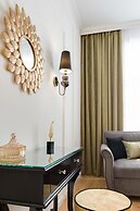 Chestnut & Eliza Suites - Superior Homes