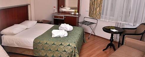 Adapalas Hotel