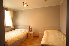 Yeha Guesthouse - Hostel