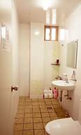 Yeha Guesthouse - Hostel