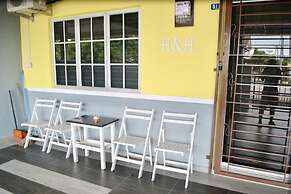 H & H Guesthouse 2