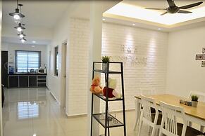 H & H Guesthouse 2