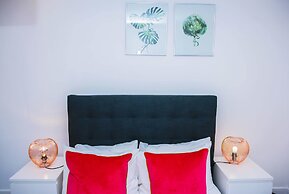 Modern 2 Bedroom Apartment
