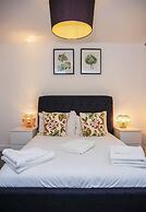Modern 2 Bedroom Apartment