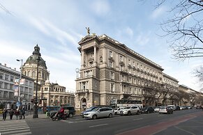 Real Apartments Andrassy