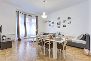 Real Apartments Lovag