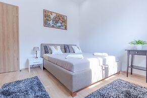 Real Apartments Zoltan