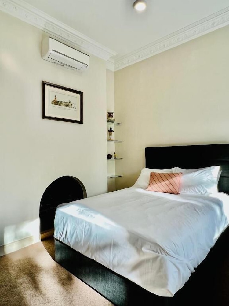 Clarendon Hotel Melbourne