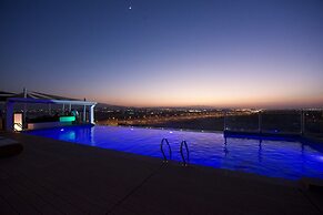 Carnelian By Glory Bower Hotel