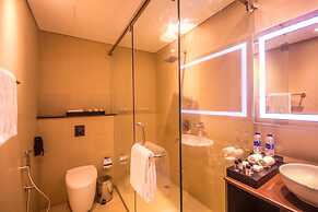 Carnelian By Glory Bower Hotel