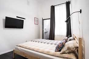 HOSTEL likeHome