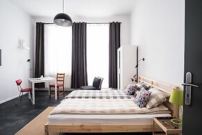 HOSTEL likeHome