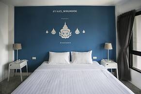Yaks House Hostel