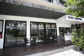 Yaks House Hostel